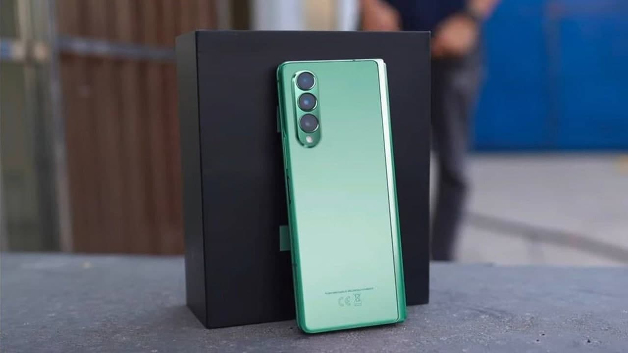 Samsung Galaxy Z Fold 3 Live Image